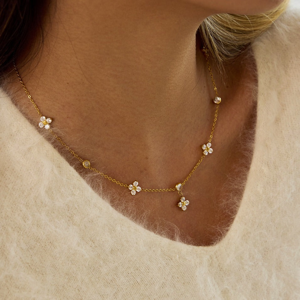 18K gold zircon four-leaf clover necklace
